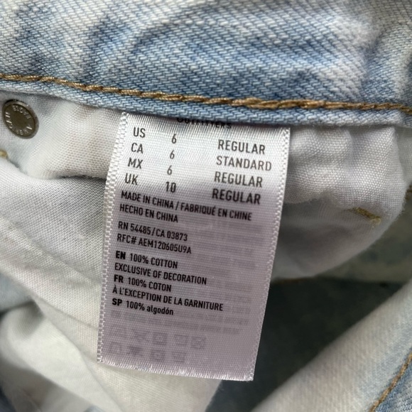 American Eagle Jeans Womens 6 Mom Jean Casual Distressed Holes Light Wash Denim - Picture 4 of 6